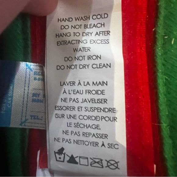 Strawberry 🍓 Velcro Pet Costume - Picture 9 of 9